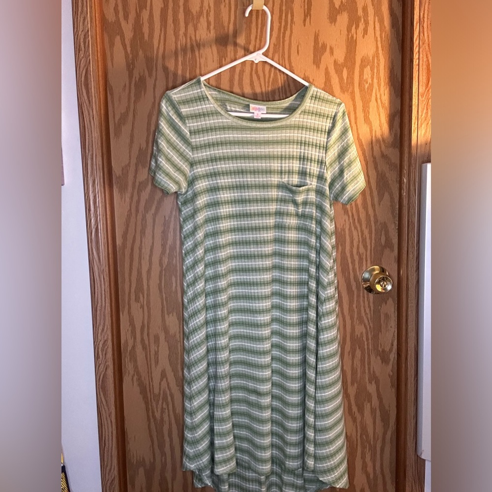 LulaRoe casual striped sage green dress. Size S. Comfortable flowing dress.
